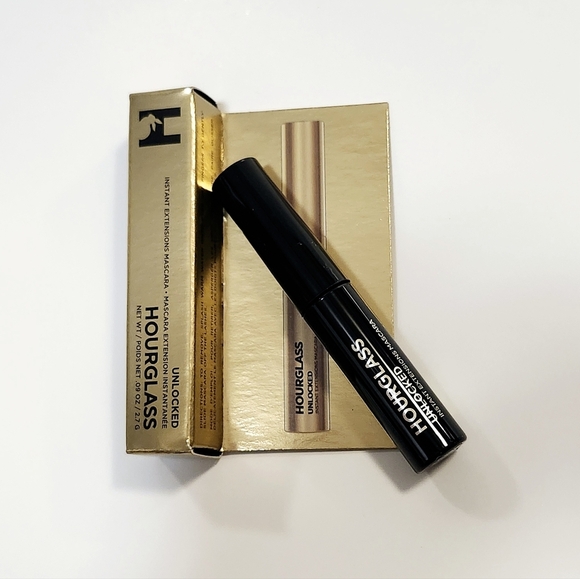 Hourglass Essentials Travel Set - Picture 6 of 8